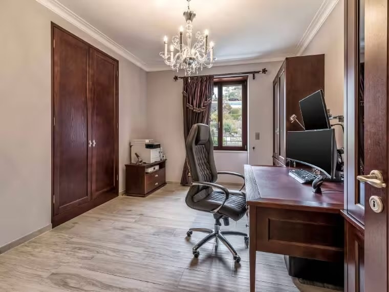 Third bedroom suitable as office or guest room