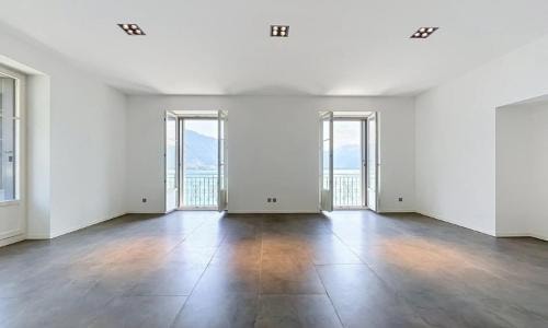 Grand salon with double lake-facing windows, Le National residence Montreux