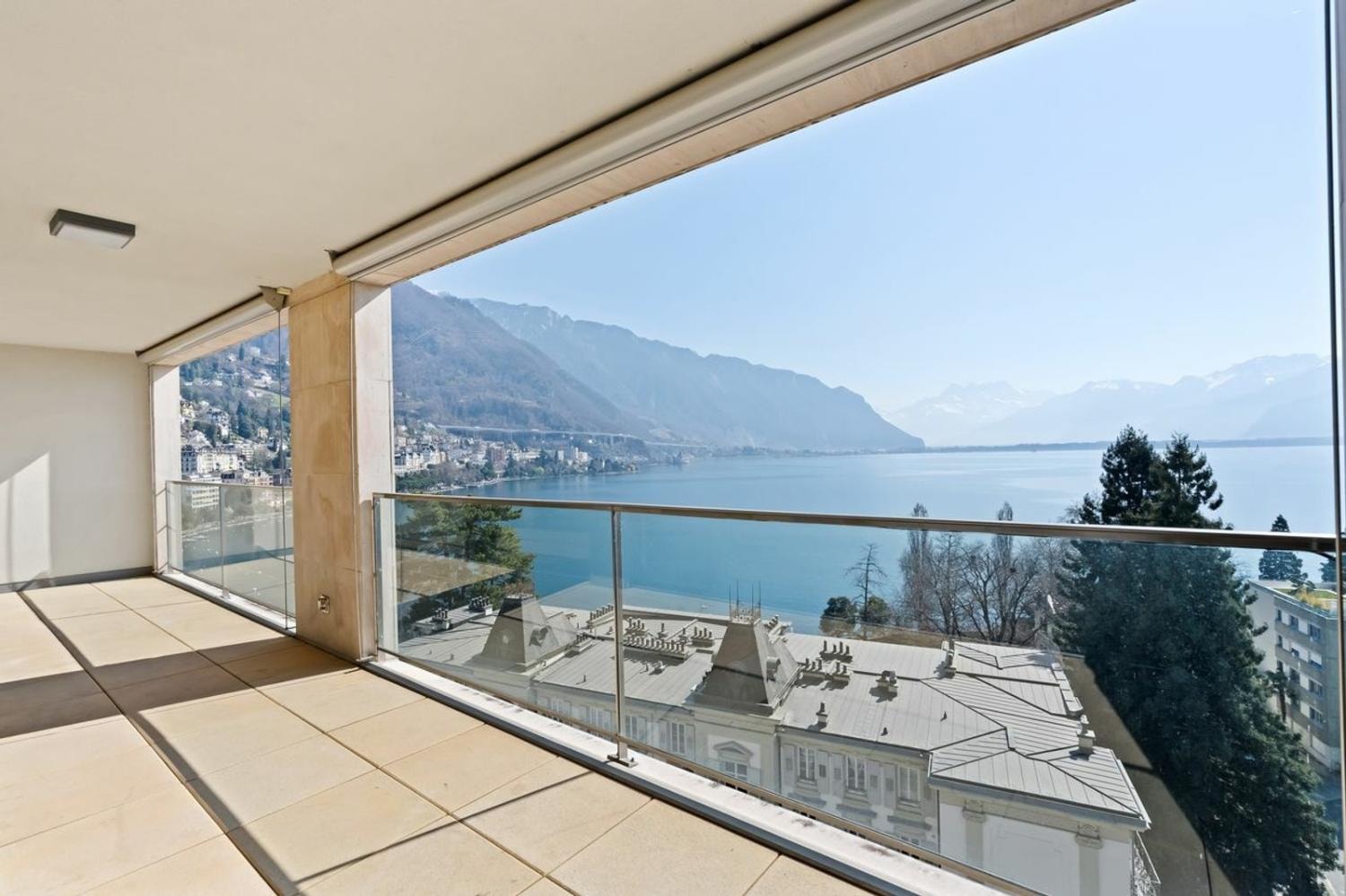 Panoramic terrace with Lake Geneva and Alpine views, Le National Residence