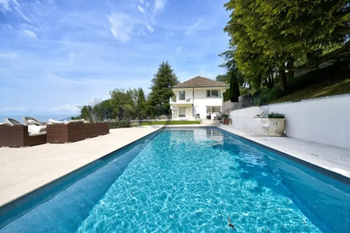 Panoramic Furnished Villa with Pool & Lake View